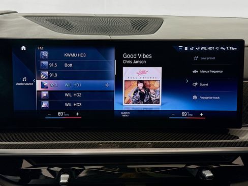 Used 2023 BMW X7 M60i w/ Executive Package image 15