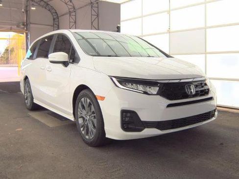 Used 2025 Honda Odyssey Touring image 1