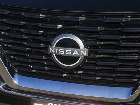 Used 2022 Nissan Rogue SV image 7