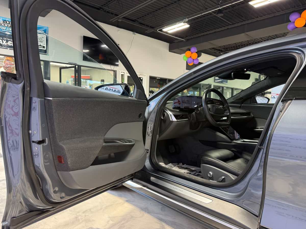 Used 2024 Lucid Air Touring AWD/4WD image 29