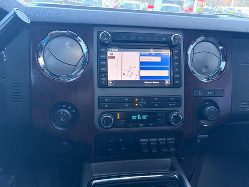 Used 2011 Ford F250 Lariat w/ Lariat Ultimate Pkg image 32