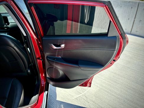 Used 2022 Hyundai Kona Limited FWD image 34