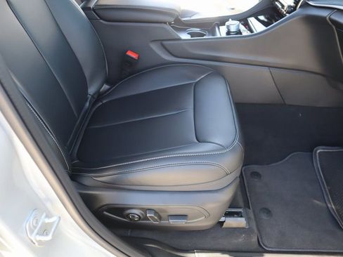 New 2025 Jeep Grand Cherokee L Limited w/ Black Appearance Package image 15