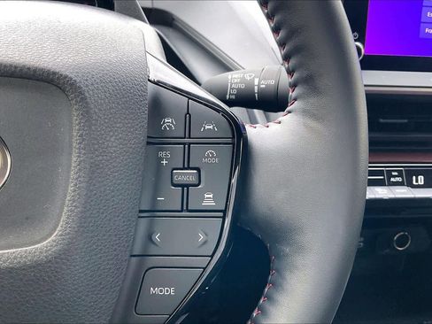 Used 2025 Toyota Prius Plug-In Hybrid image 24