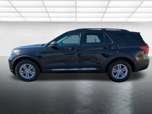 Used 2022 Ford Explorer XLT image 25