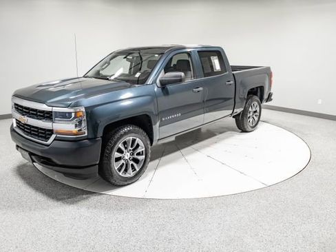 Used 2018 Chevrolet Silverado 1500 W/T AWD/4WD image 33
