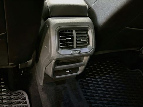Used 2023 Volkswagen Taos SEL AWD/4WD image 29