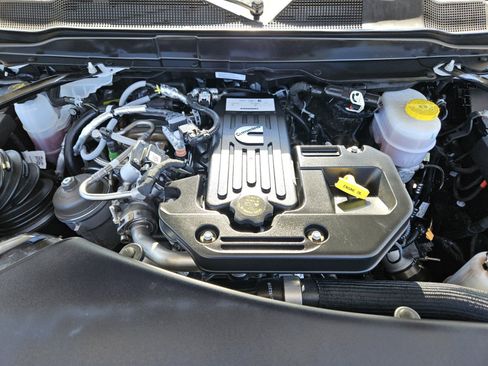 Used 2025 RAM 2500 Limited image 32
