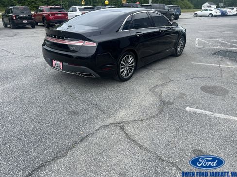 Used 2020 Lincoln MKZ FWD image 5