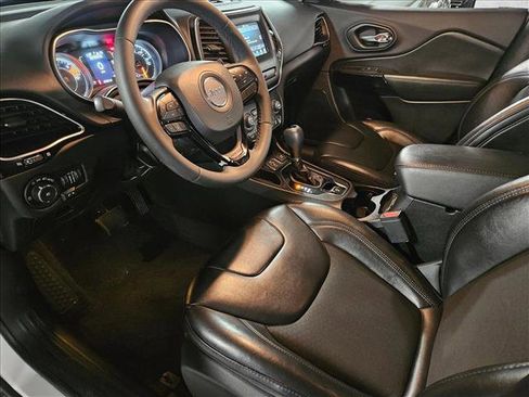 Used 2020 Jeep Cherokee Latitude Plus image 10