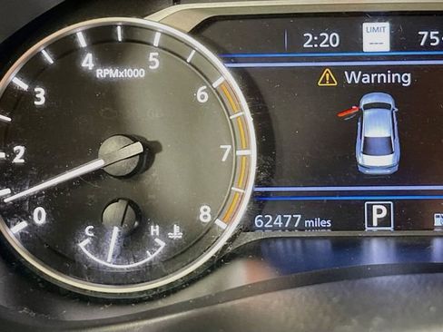 Used 2020 Nissan Altima 2.0 Platinum FWD image 13
