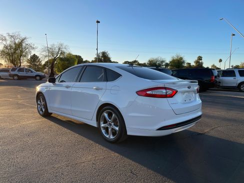 Used 2013 Ford Fusion SE image 3