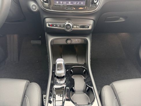 New 2026 Volvo XC40 B5 Ultra w/ Protection Package Premier image 10