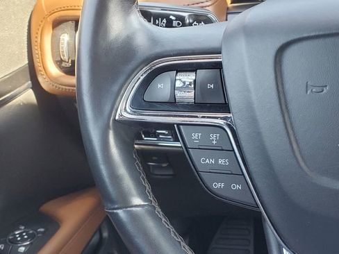 Used 2023 Lincoln Nautilus Reserve AWD/4WD image 16