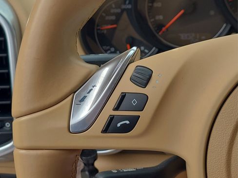 Used 2014 Porsche Cayenne image 25
