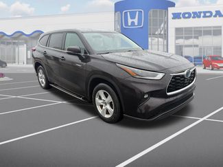 Used 2021 Toyota Highlander LE video 1