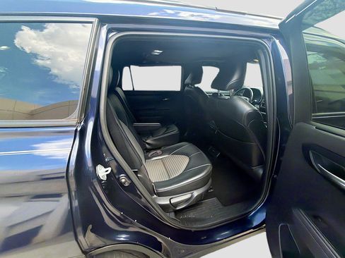 Used 2021 Toyota Highlander XSE FWD image 26