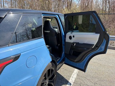Used 2022 Land Rover Range Rover Sport SVR image 16