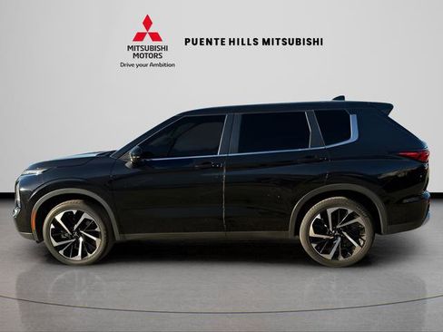 Used 2022 Mitsubishi Outlander SE image 8