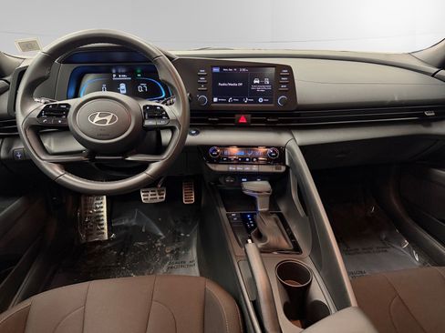 Certified 2025 Hyundai Elantra Sport w/ Cargo Package image 10