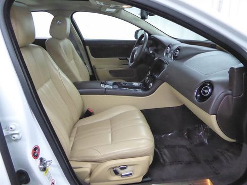 Used 2013 Jaguar XJ AWD image 24
