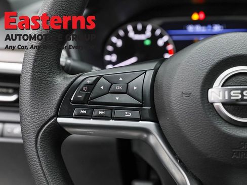 Used 2023 Nissan Altima 2.5 SV image 15