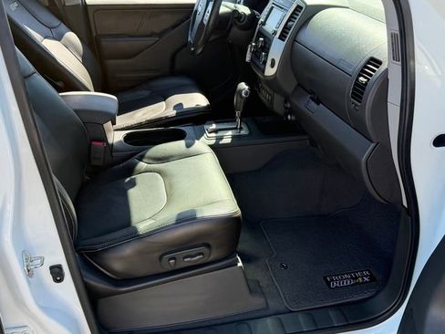 Used 2019 Nissan Frontier PRO-4X w/ Pro-4x Luxury Package image 26