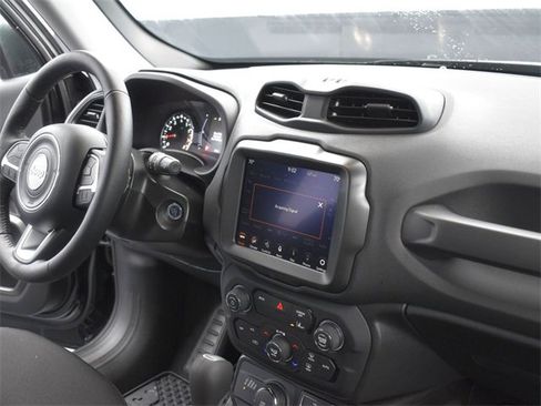 Used 2023 Jeep Renegade Latitude w/ Premium Group image 41