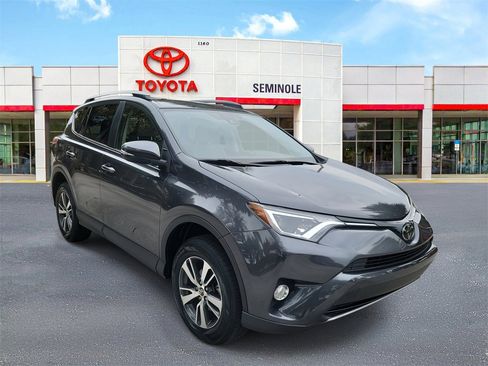 Used 2018 Toyota RAV4 XLE image 2