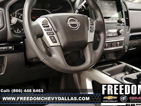 Used 2024 Nissan Titan SV w/ SV Convenience Package image 20