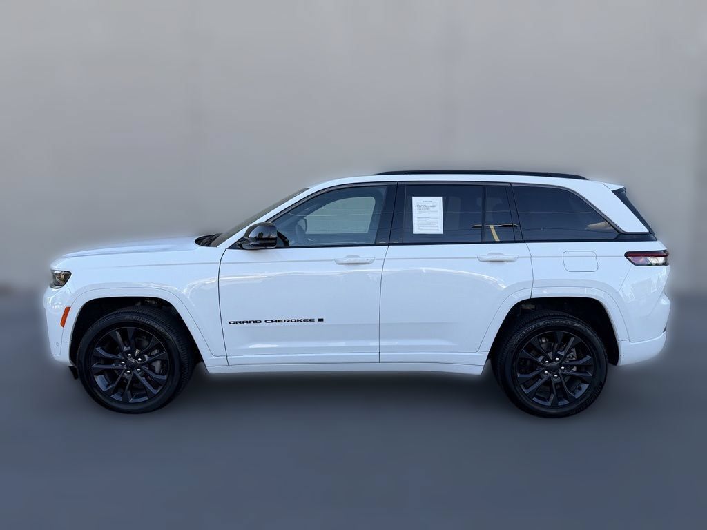 Used 2026 Jeep Grand Cherokee Limited AWD/4WD image 3