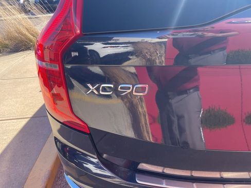 Used 2017 Volvo XC90 T6 Inscription w/ Vision Package image 12