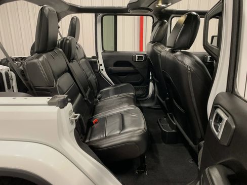 Used 2019 Jeep Wrangler Unlimited Sahara w/ Dual Top Group image 46
