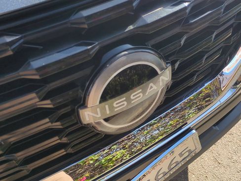 Used 2023 Nissan Rogue SV FWD image 29