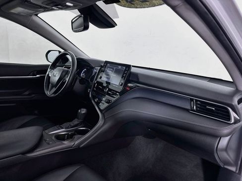 Used 2024 Toyota Camry SE w/ Cold Weather Package FWD image 37