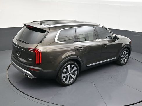 Used 2021 Kia Telluride EX w/ EX Premium Package image 16