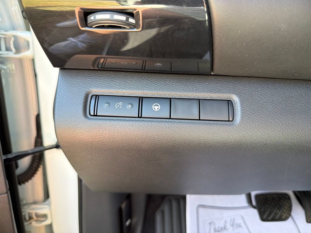Used 2022 Nissan Pathfinder SV FWD image 13