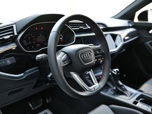 Certified 2025 Audi Q3 2.0T Premium Plus AWD/4WD image 19