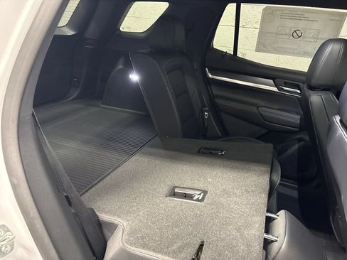 New 2027 GMC Terrain Elevation w/ Elevation Premium Package AWD/4WD image 11