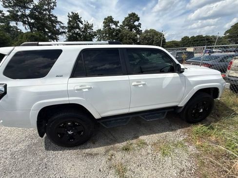 Used 2020 Toyota 4Runner SR5 Premium RWD image 7