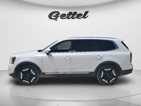 Used 2025 Kia Telluride EX w/ EX Captain's Chair Package AWD/4WD image 8