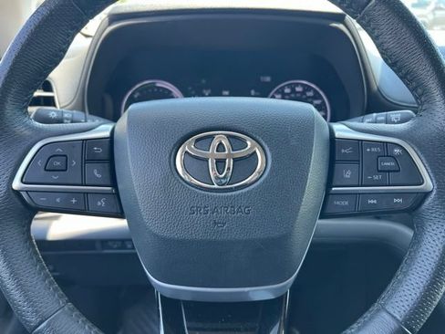 Used 2021 Toyota Sienna Limited AWD/4WD image 22