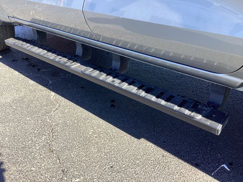 Used 2024 Chevrolet Colorado LT w/ LT Convenience Package II image 18