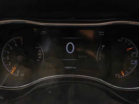 Used 2015 Jeep Grand Cherokee Limited w/ Luxury Group II image 21