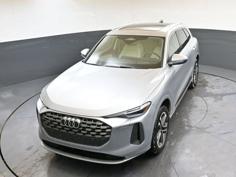 Certified 2025 Audi Q5 Premium Plus w/ Premium Plus image 37