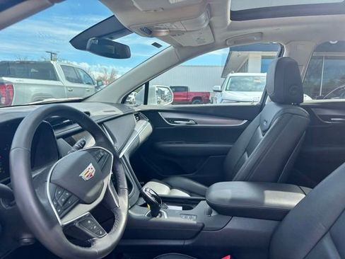 Used 2017 Cadillac XT5 Luxury w/ Driver Awareness Package AWD/4WD image 10