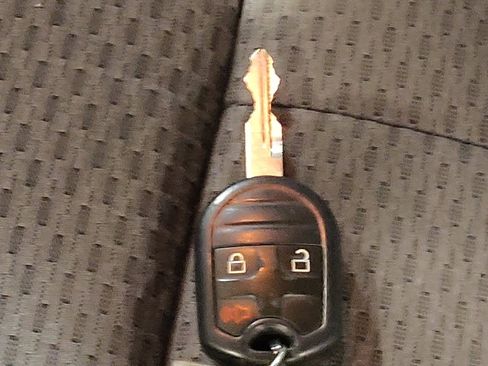 Used 2012 Ford F150 XLT w/ XLT Chrome Pkg image 32