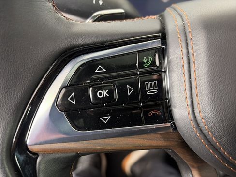 Used 2023 Jeep Grand Cherokee L Summit w/ Advanced Protech Group IV image 38