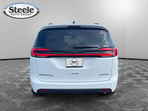 New 2026 Chrysler Pacifica Limited w/ S Appearance Package image 4