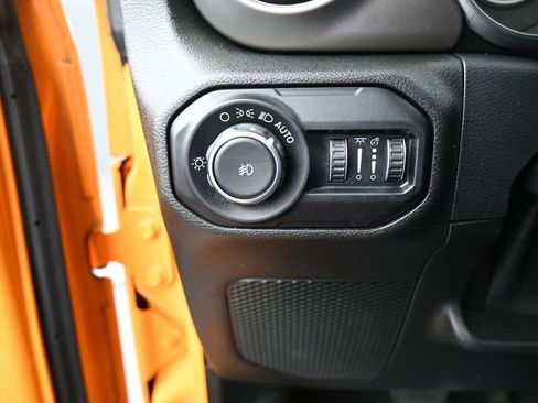 Used 2018 Jeep Wrangler Unlimited Sport S image 29